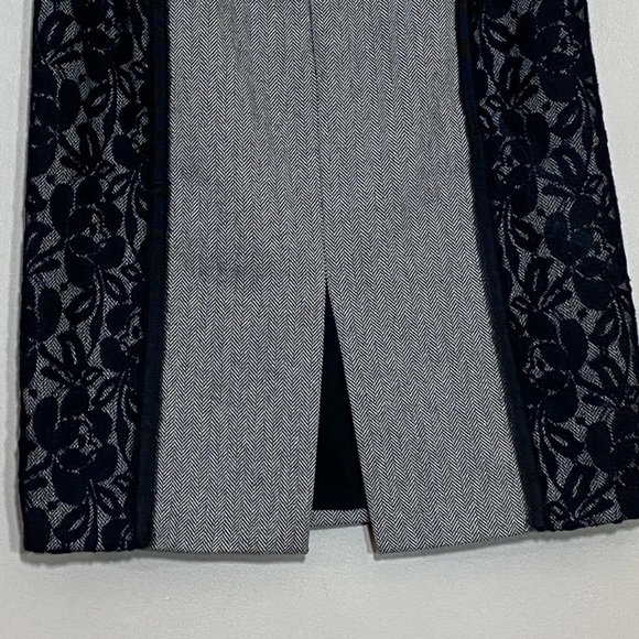 WHITE HOUSE BLACK MARKET || Gray Herringbone Lace Trim Wool Blend Skirt Sz 10 - Picture 3 of 5